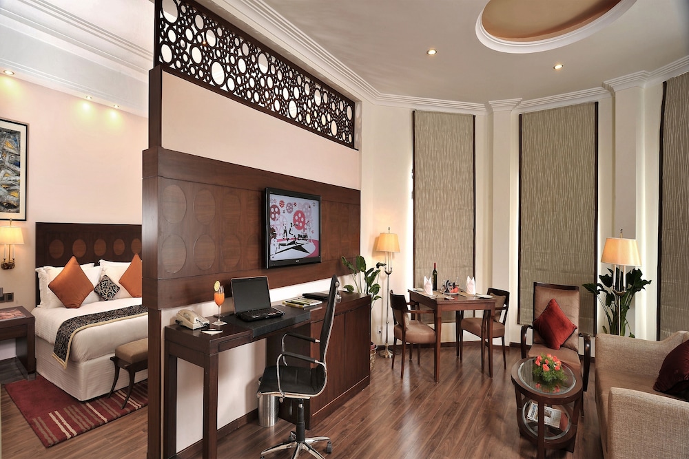 HOTEL NOORMAHAL 34/41