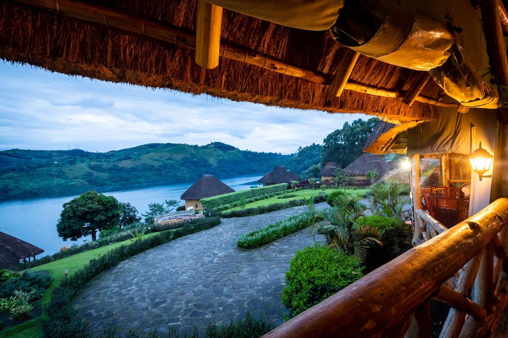 Crater Safari Lodge 45/50