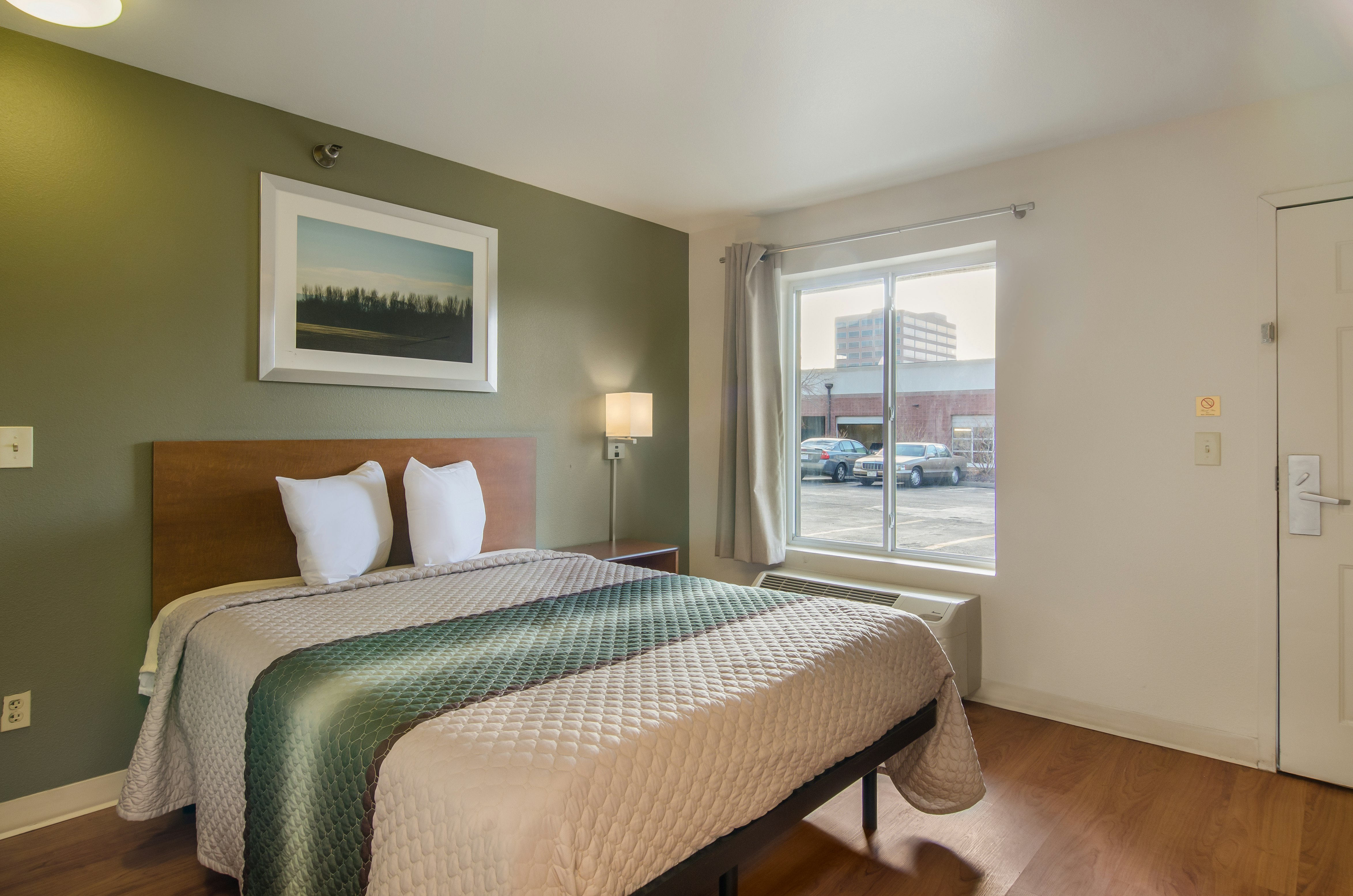 STUDIO, QUEEN BED, ACCESSIBLE