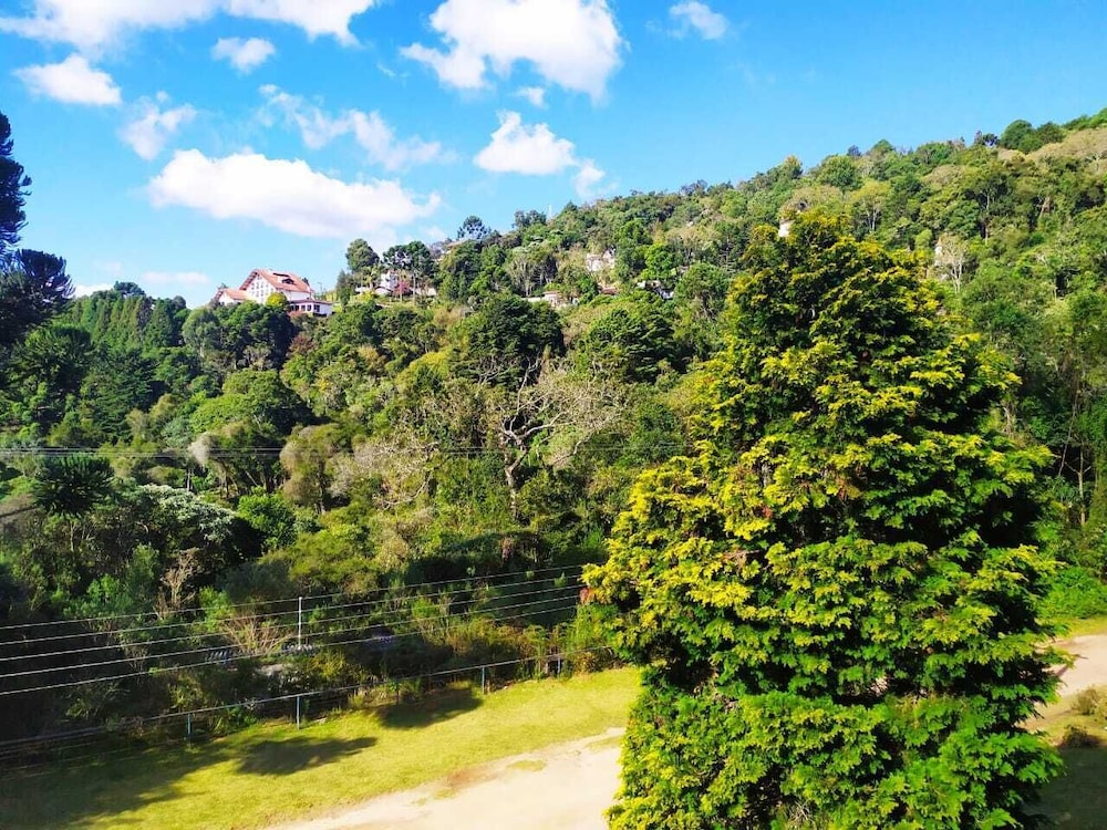 Recanto das Hortencias Hotel 56/58