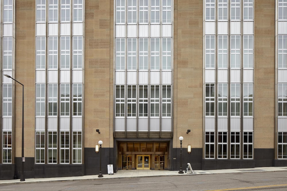 Hyatt Place St Paul Downtown 38/43