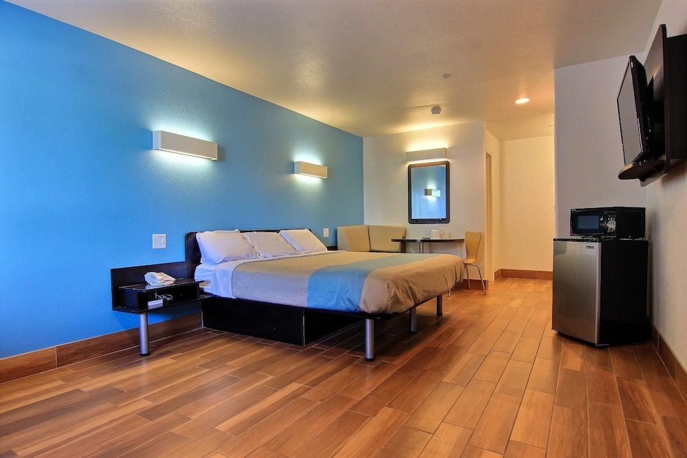 Motel6 Rockport, TX 32/58