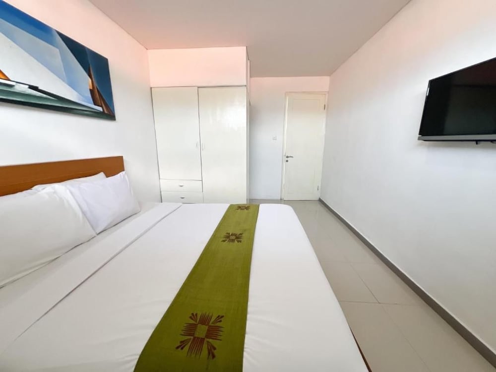 Apple Suite Apartment 26/56