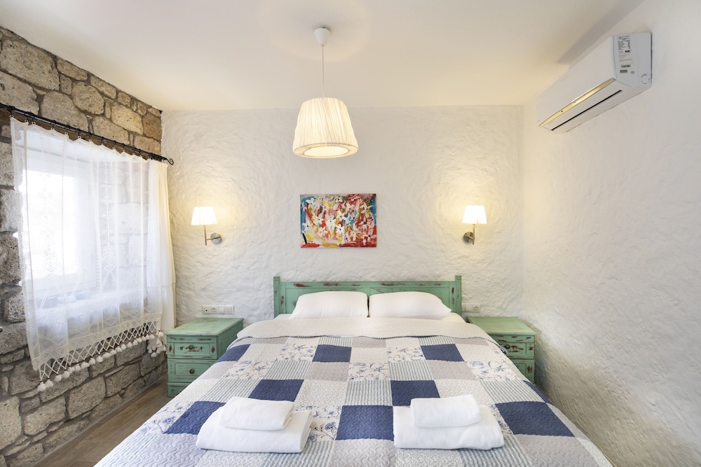 Monat Otel 21/50