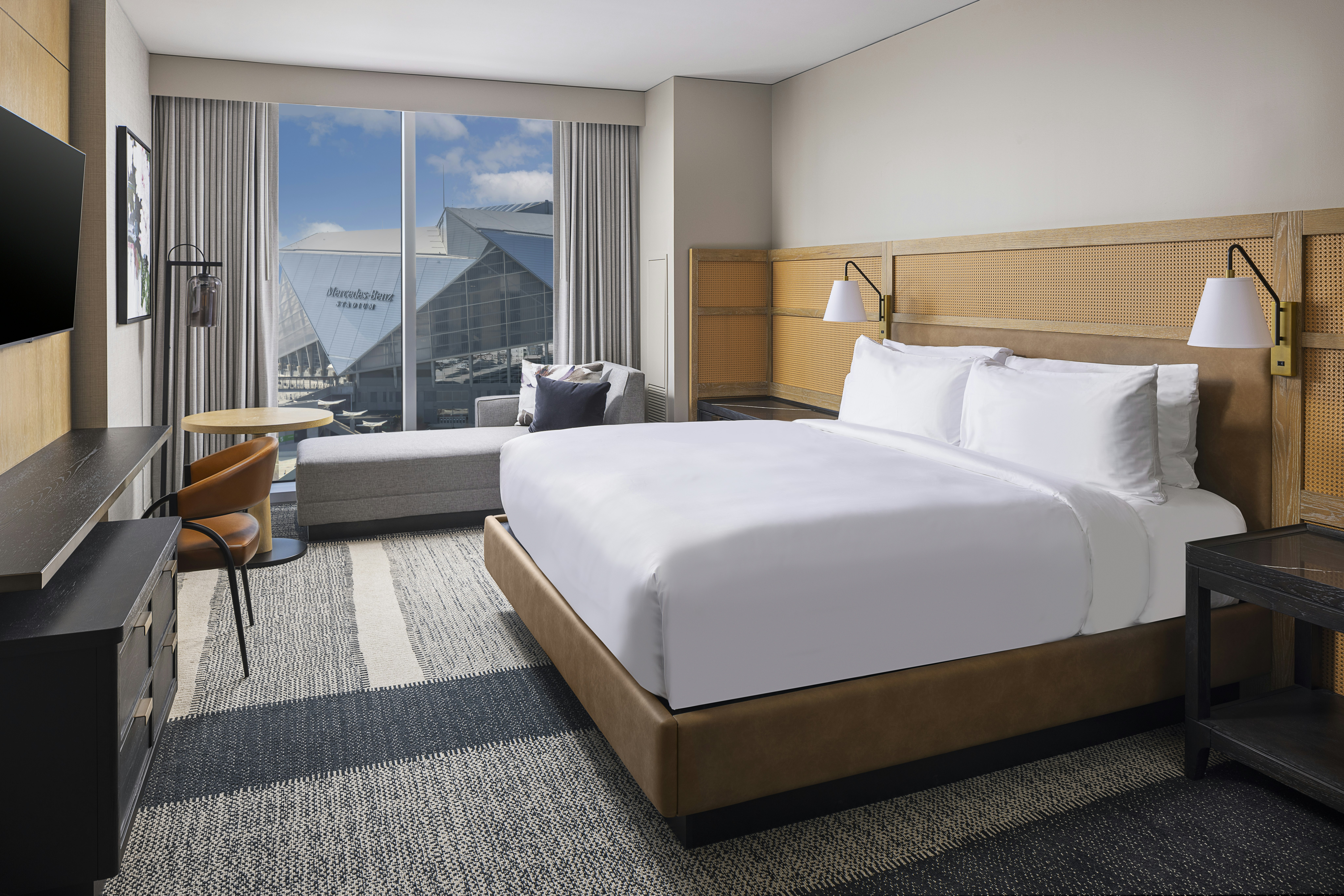 Skyline, King Bed, Stadium View