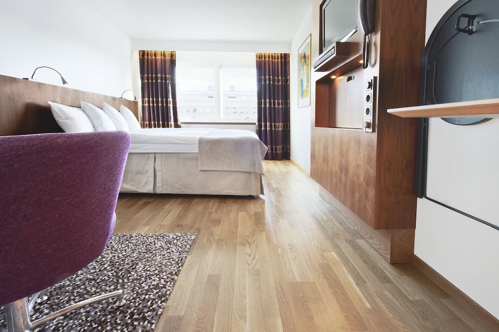 Quality Hotel Grand Boras 33/37