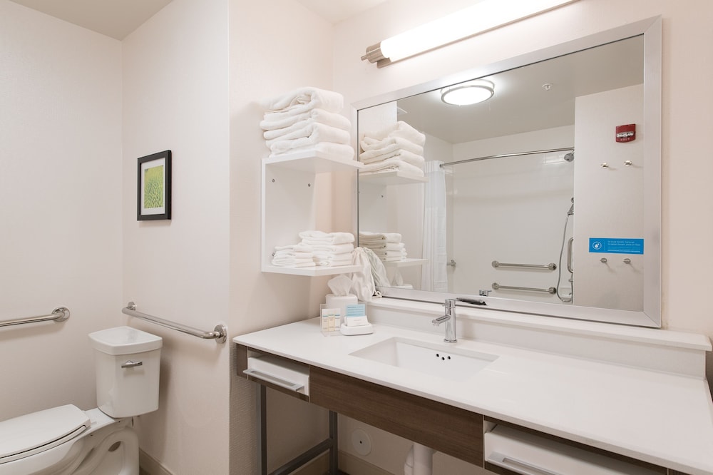 Hampton Inn & Suites Fayetteville 22/46