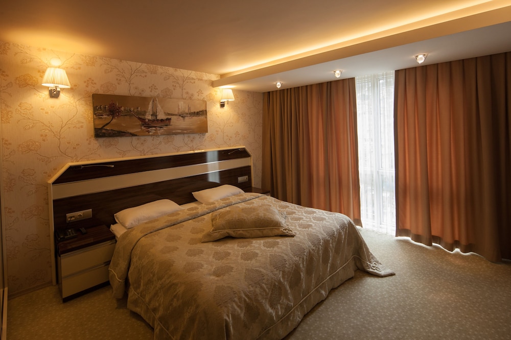 Armin Hotel 14/38