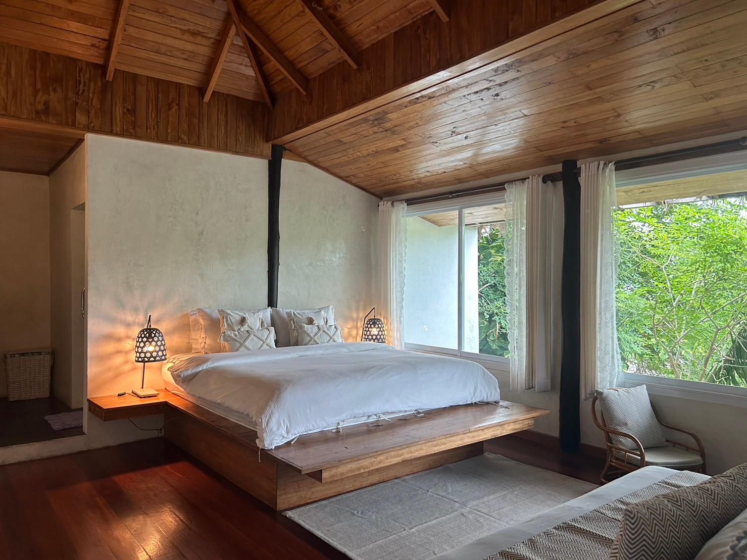 Wooden, King Bed