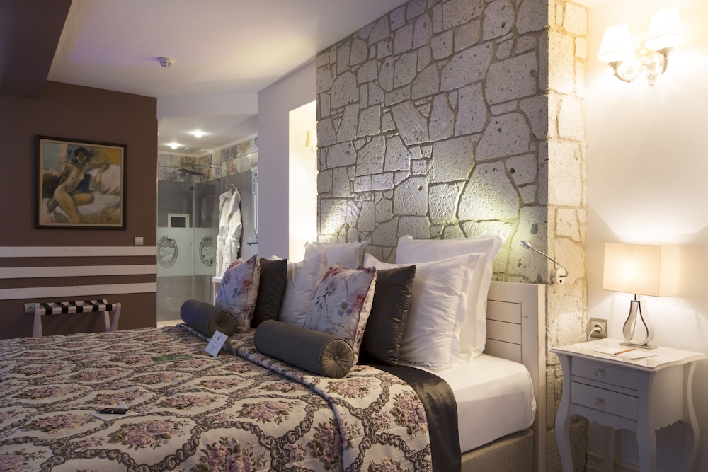 Cella Boutique Hotel 37/44