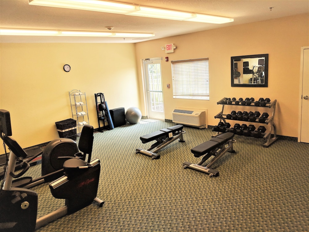 Candlewood Suites Macon 38/70