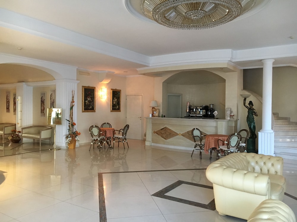 Albatres Palace Hotel 40/63