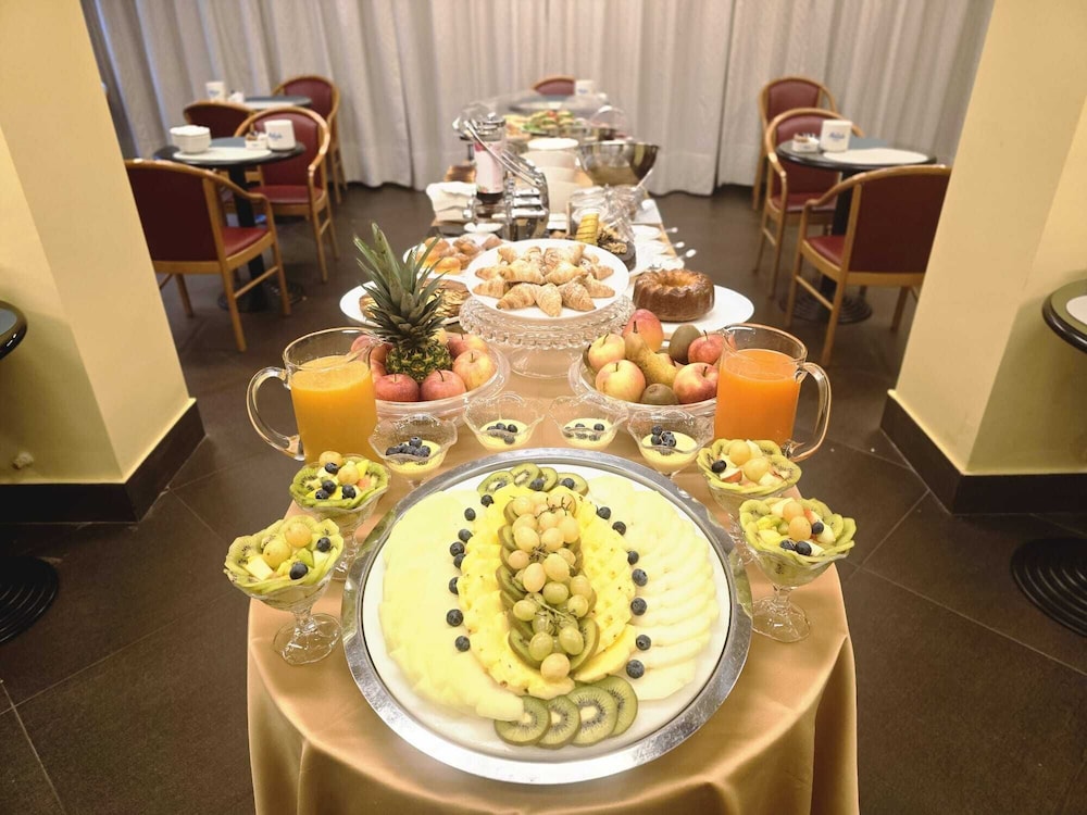 Sant Ambroeus Hotel 40/57