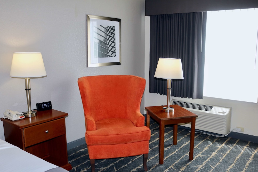 Best Western Fostoria Inn & Suites 17/18