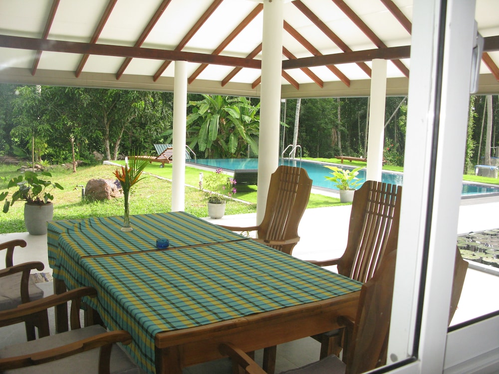 Anuhas Airport Villas 17/44