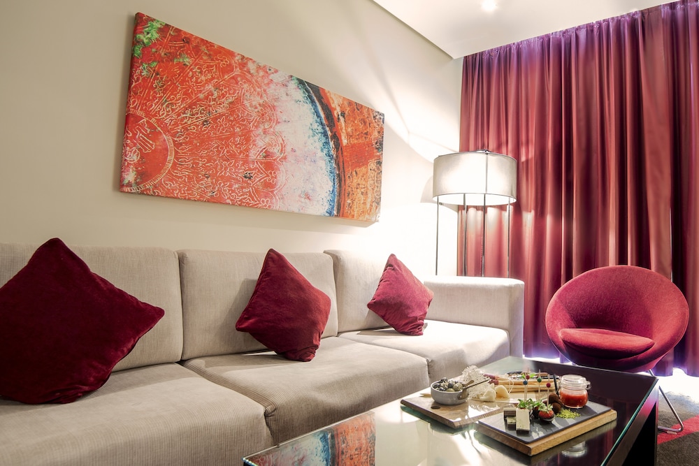 Yas Plaza Mangroves by IHG 60/87