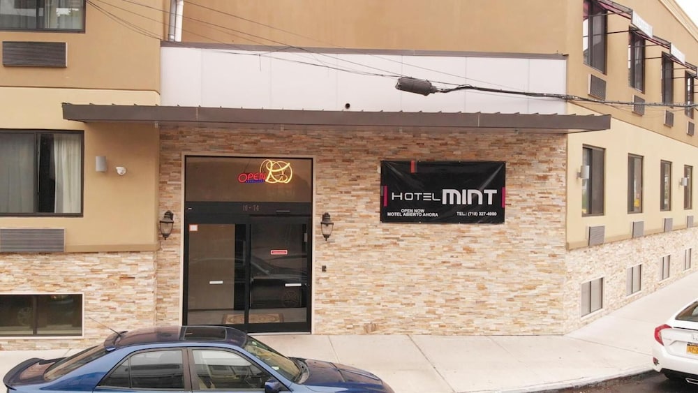 Hotel Mint JFK Airport 3/46