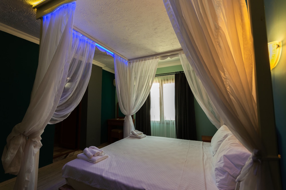 Rebetika Hotel 29/67