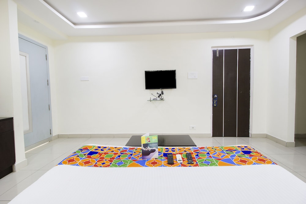 Fabhotel Siri Inn Madhapur 33/39