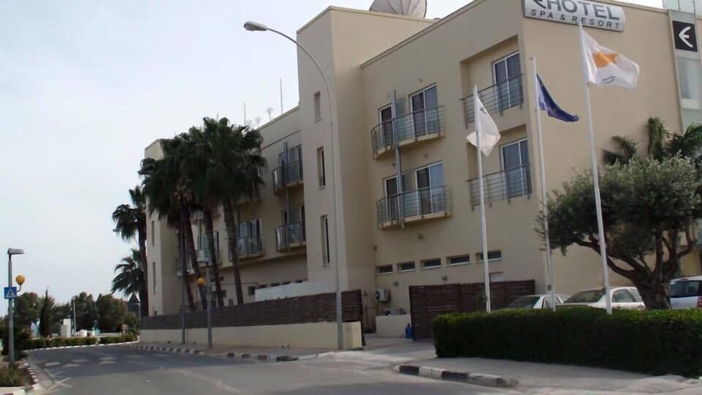 E Hotel Spa Resort 49/61
