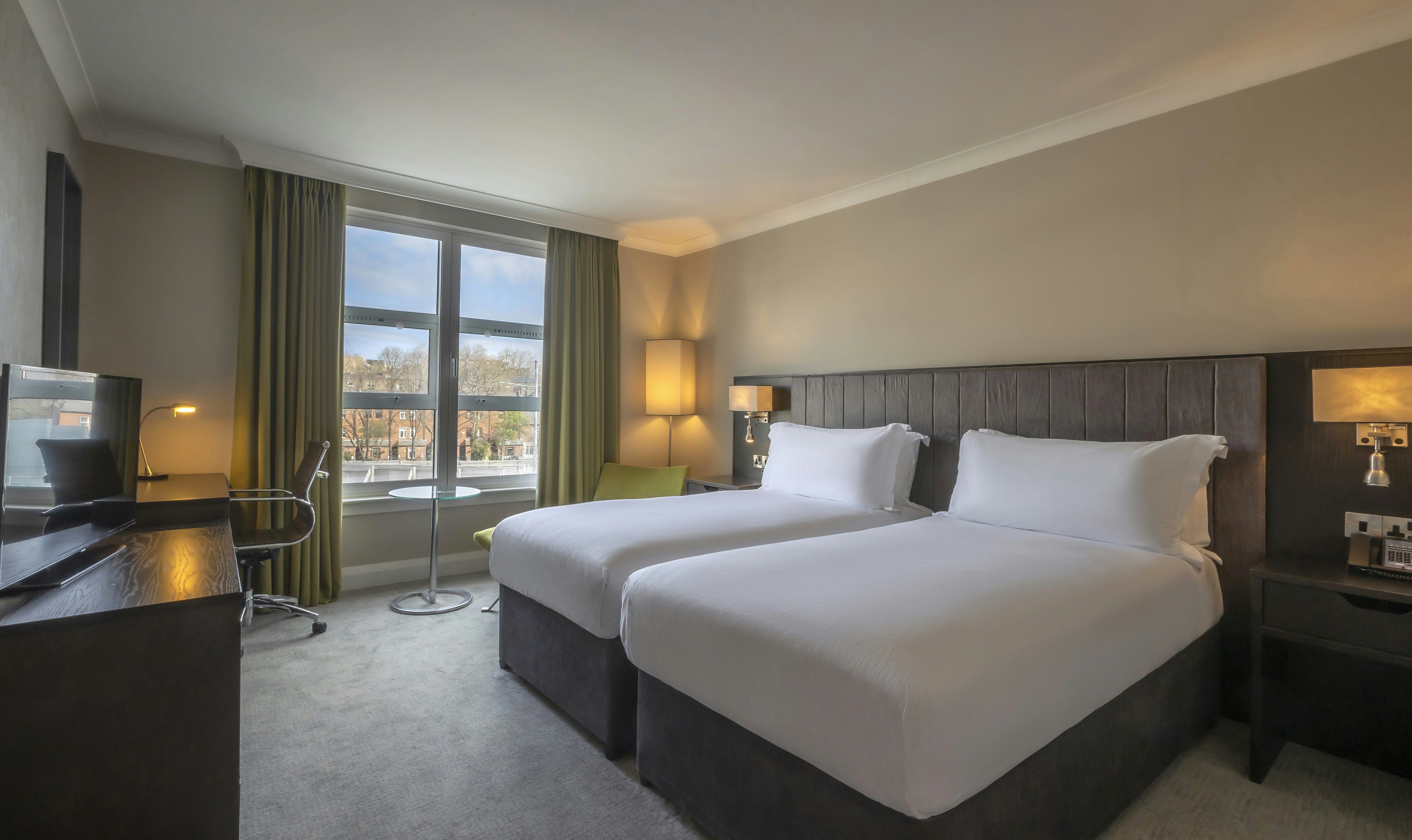 Superior, Twin Beds