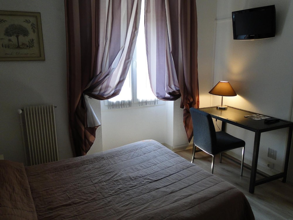 Hotel La Bastide D Entraigues Rest de L Autre Cote 27/70