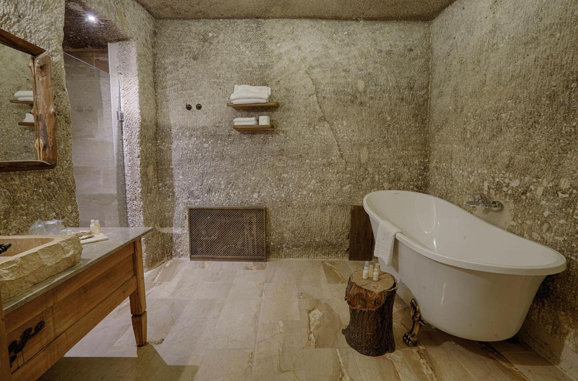 Cave, Suite, King Bed