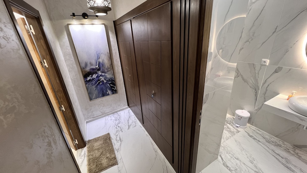Hotel Annakhil 25/50