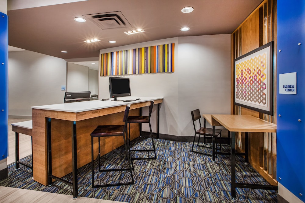 Holiday Inn Express Atlanta W(I-20)Douglasville 36/40
