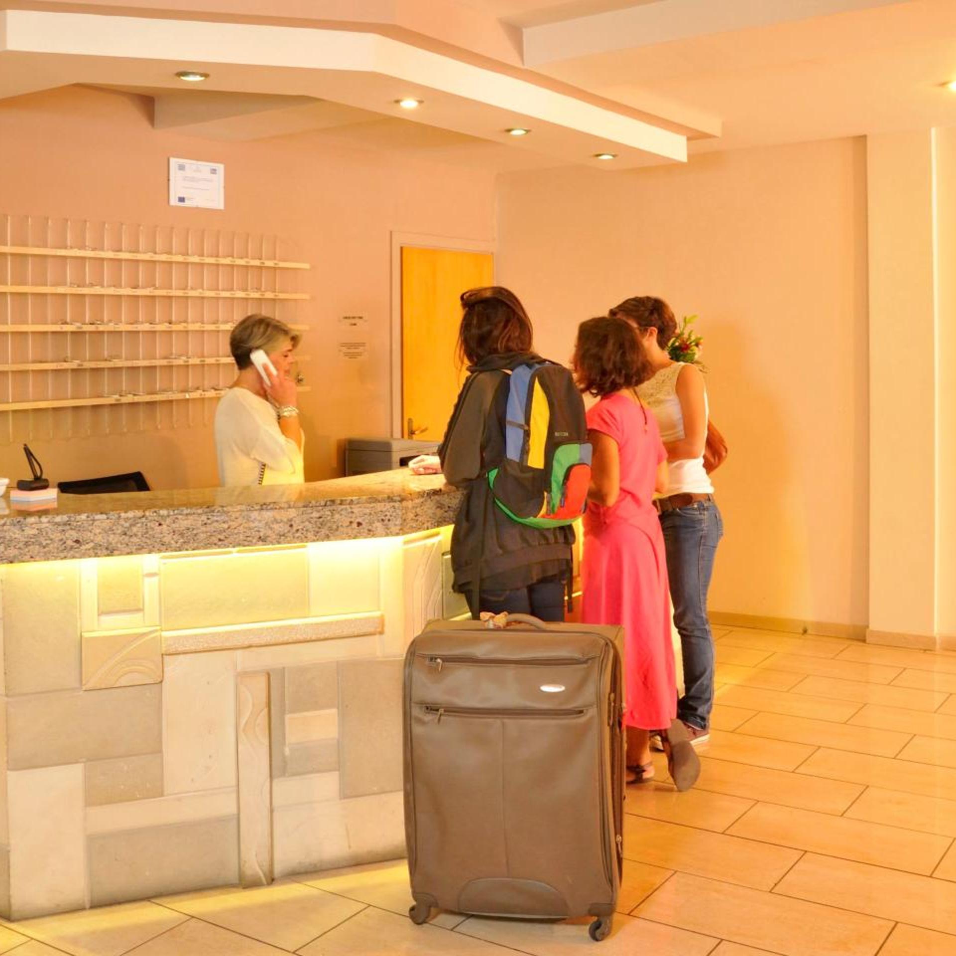 CARINA HOTEL 4/34