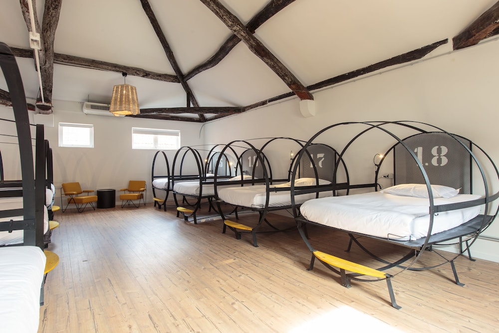 The House Of Sandeman Hostel & Suites 24/50