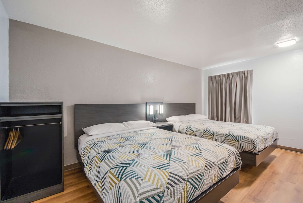 Motel6 Laredo, TX - North I-35 21/55