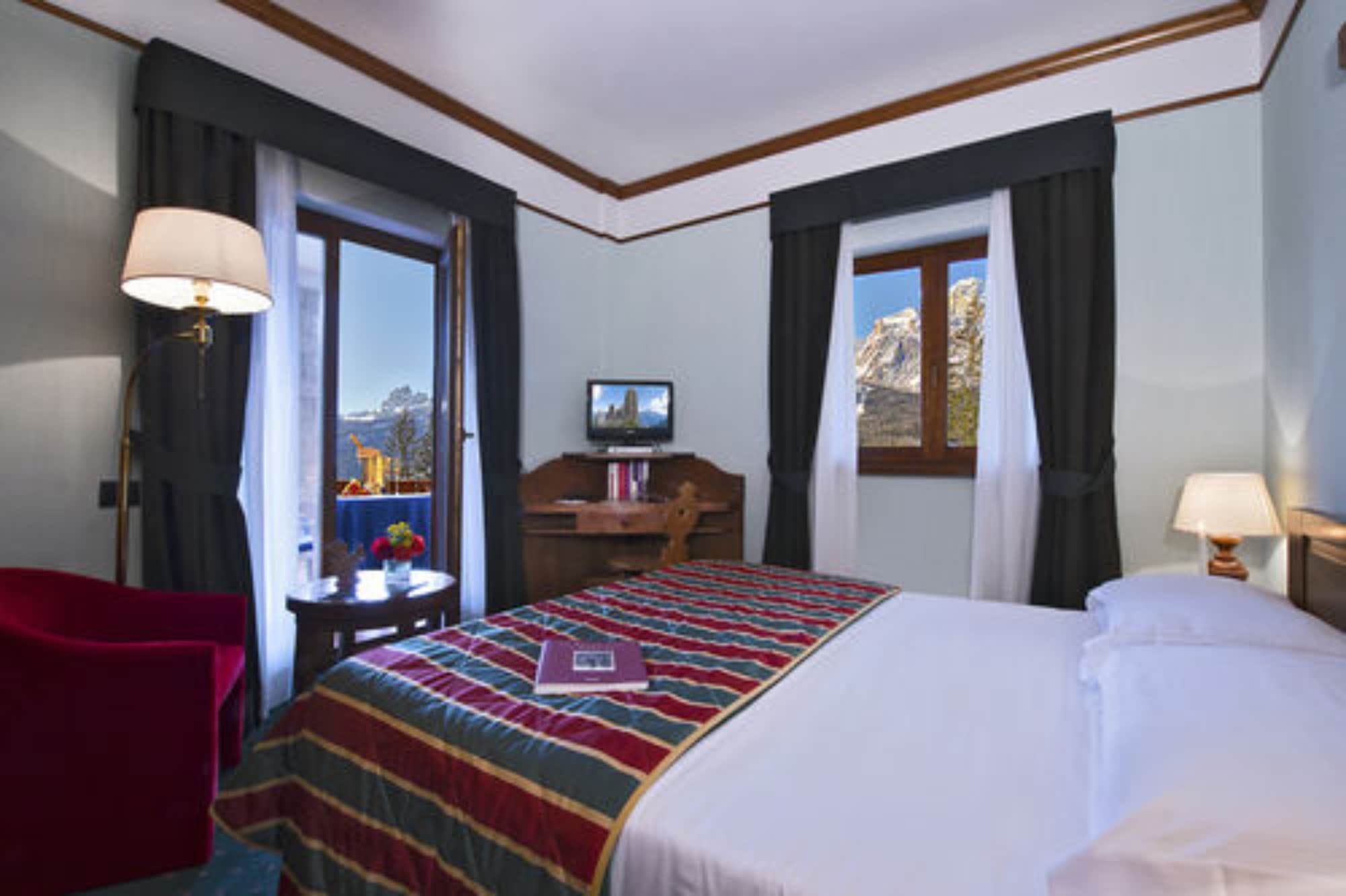 ROOM, KING BED, TERRACE