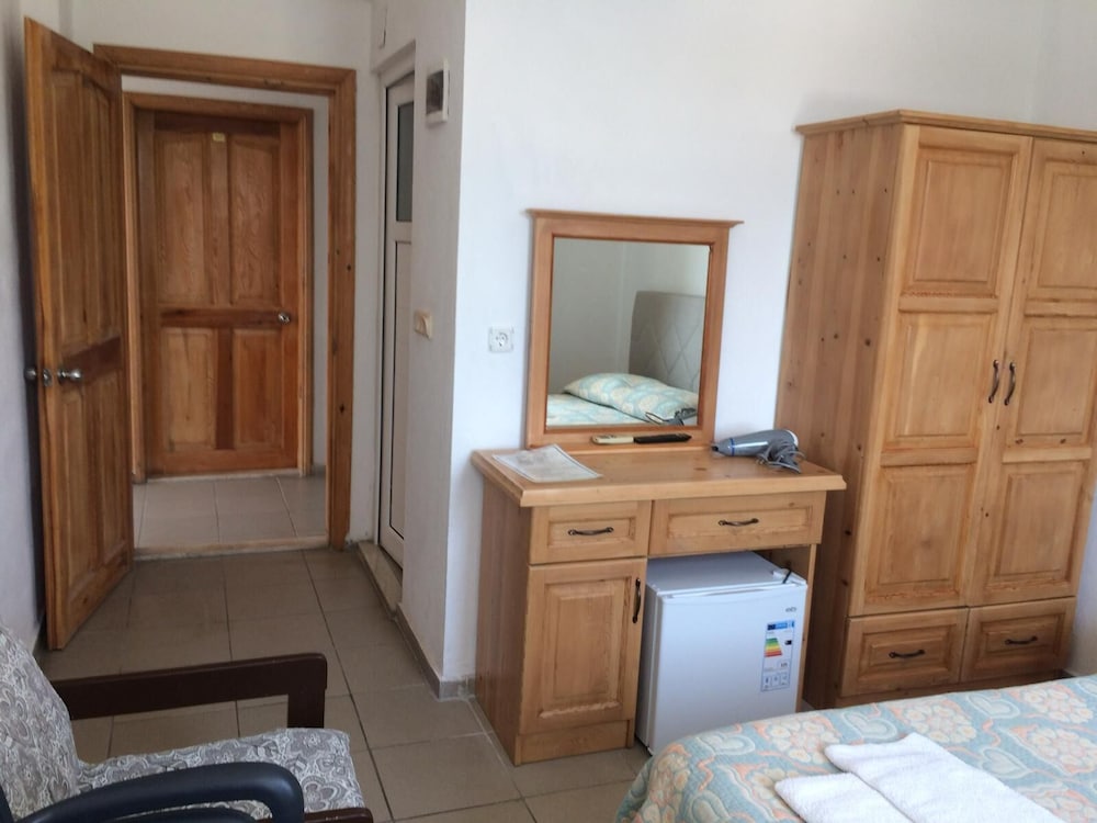 Tugay Hotel 32/67