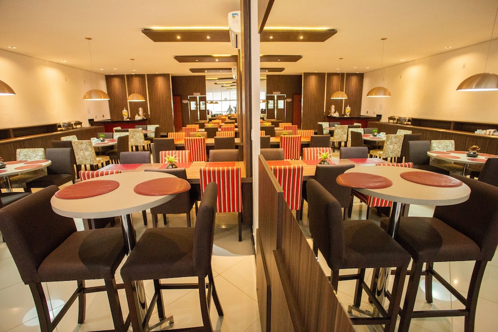 Carlton Plaza Torre 33/40