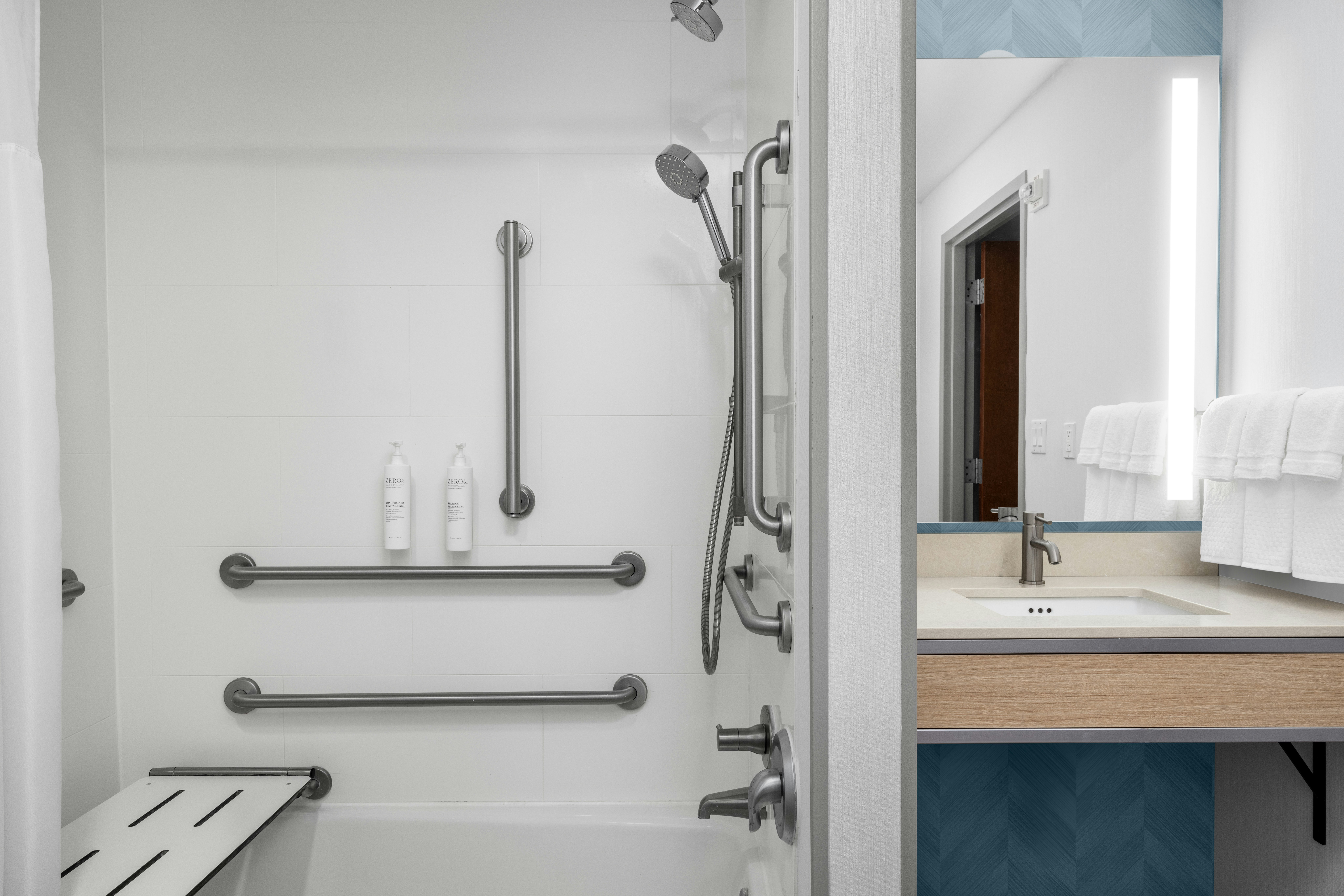 جناح بسرير كينج بغرفة نوم واحدة، Hilton Garden Inn West Palm Beach Airport 7/7