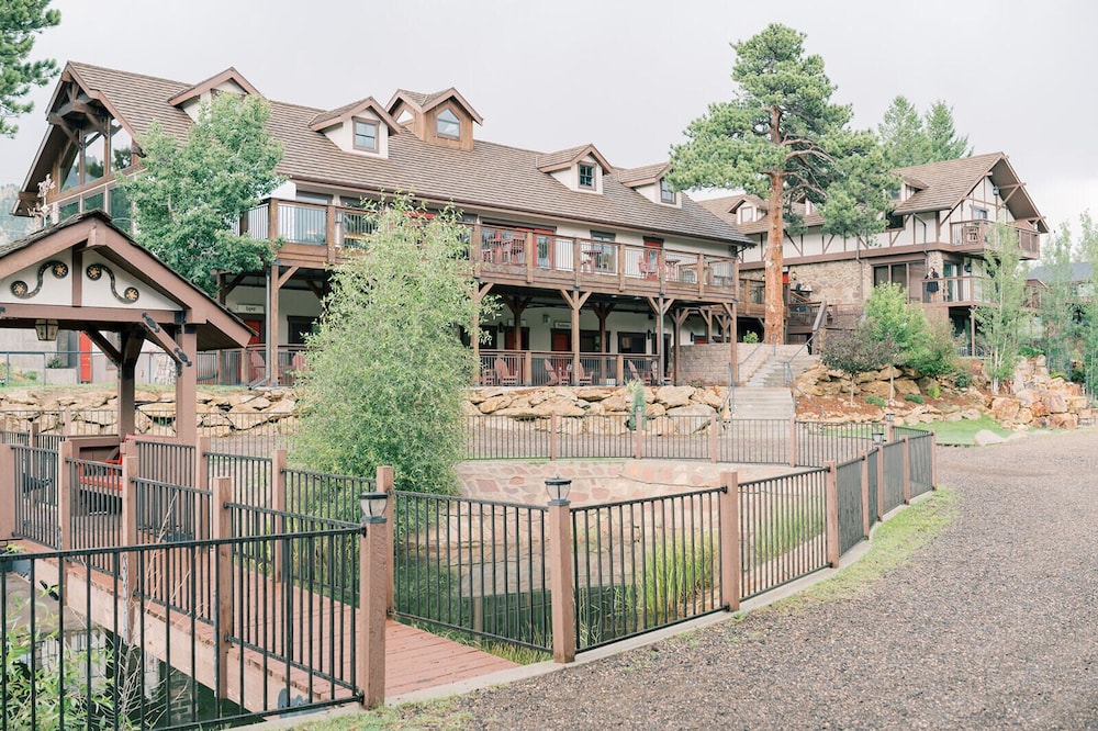 The Landing at Estes Park - Riverside Retreat 6/77