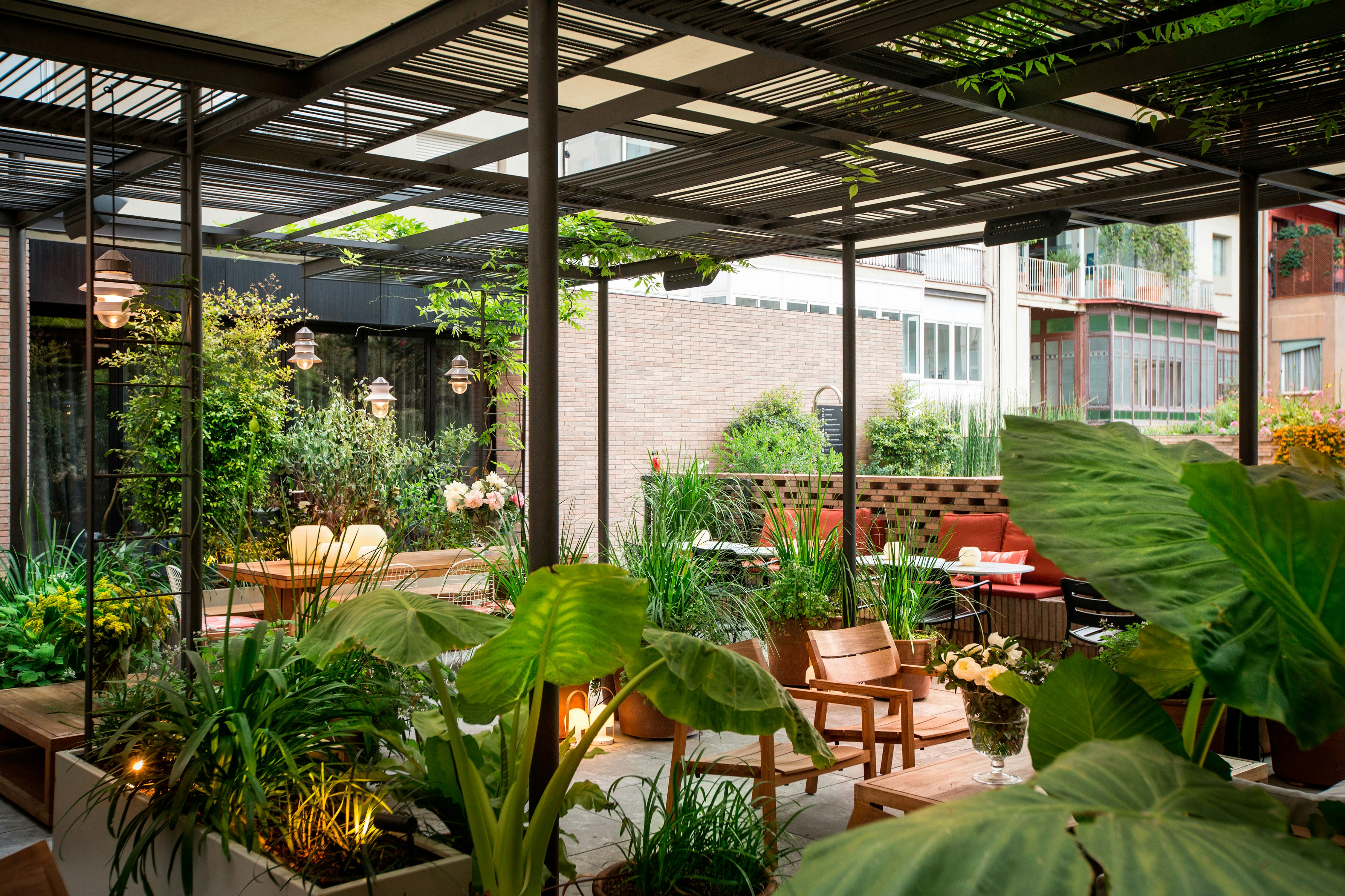 Alexandra Barcelona Hotel Curio Collection By Hilton 84/90