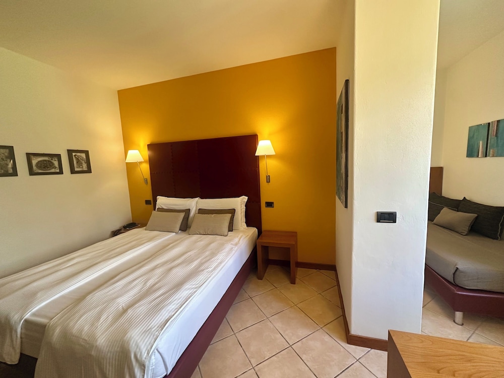 ROOM, DOUBLE BED, GARDEN VIEW