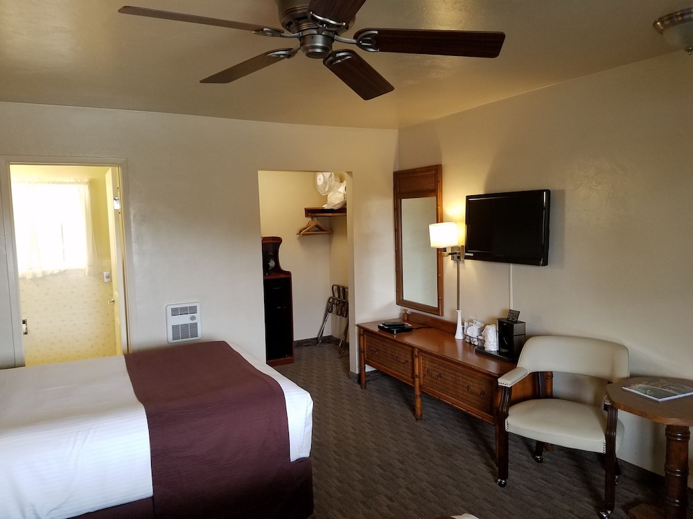 Lone Oak Lodge 34/35