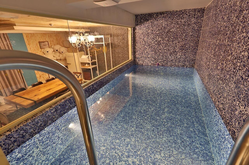February Hotel Kimhae 24/51