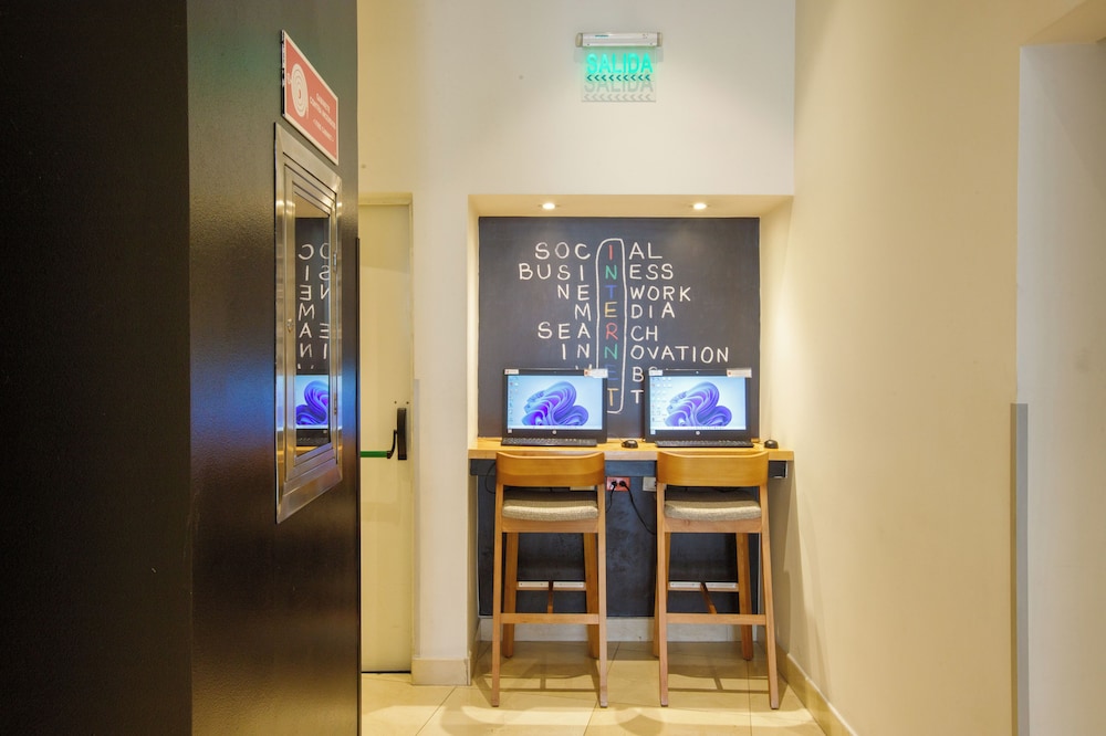 Ibis Quito 12/61