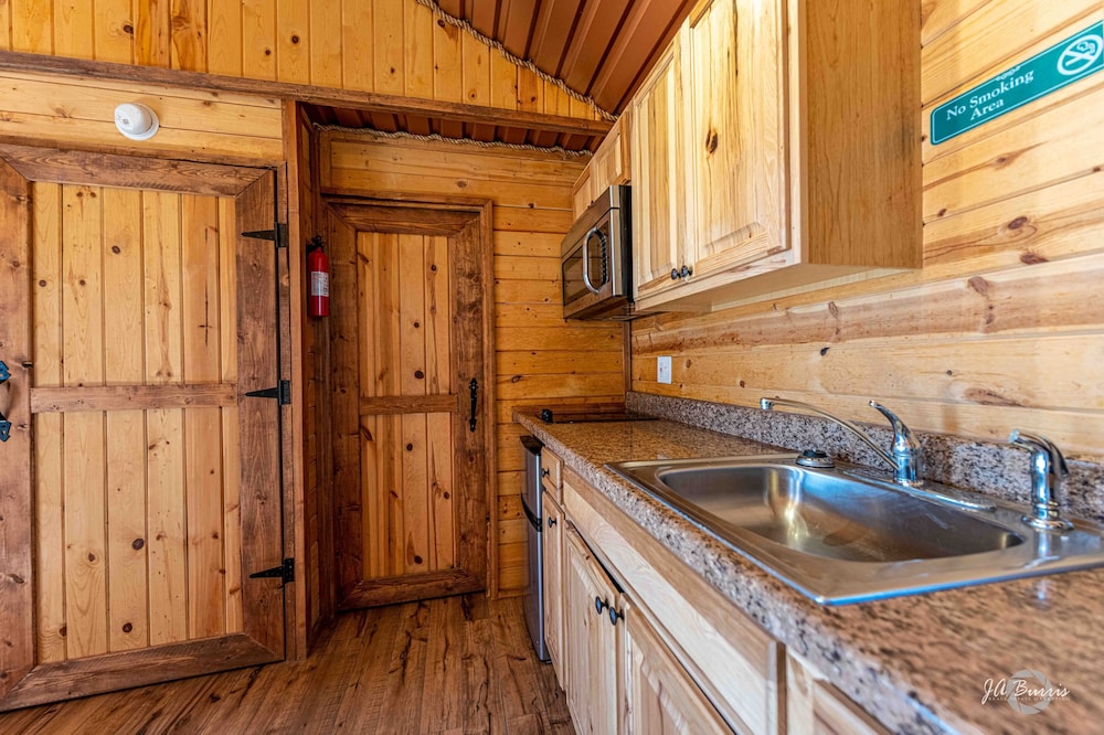 Elite Cabins and RV Park 26/51