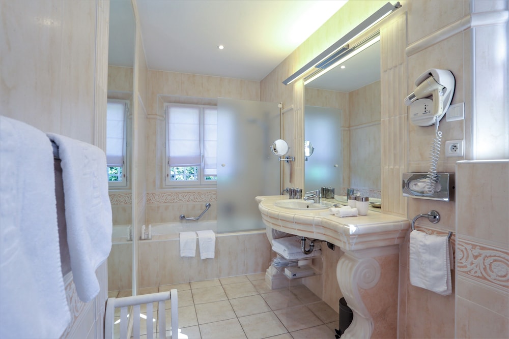 Hotel Villa Les Rosiers 32/33