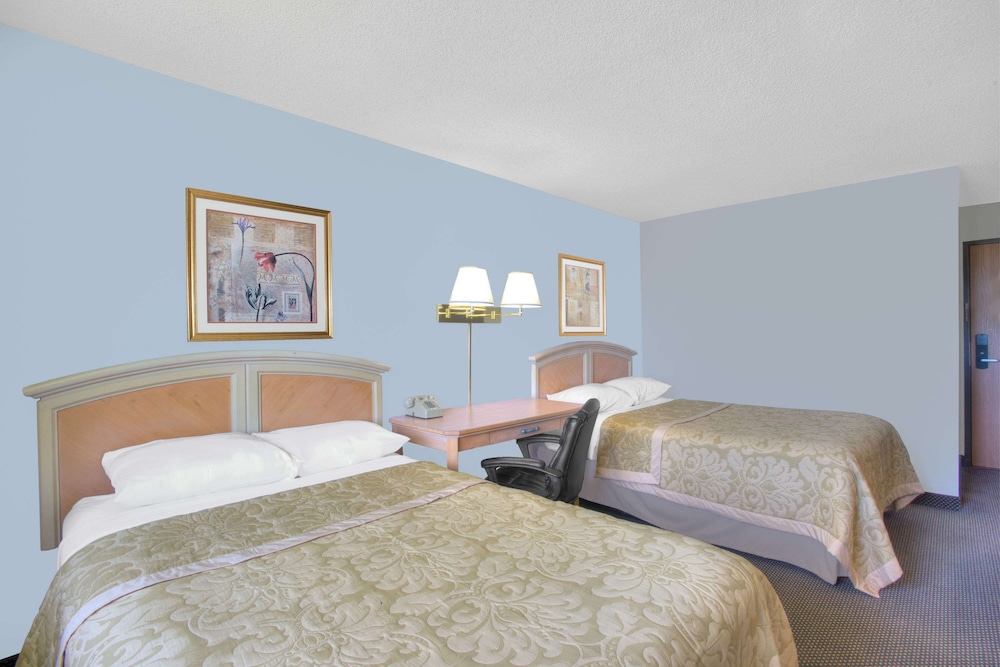 Super 8 By Wyndham Augusta 7/20