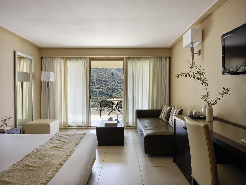 Room, 2 Double Beds, Inland View