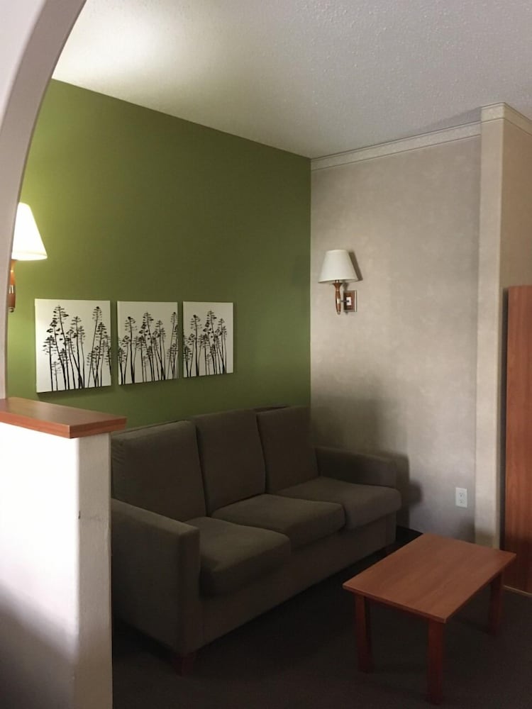 Sleep Inn and Suites Conference Center And Water Park 28/52