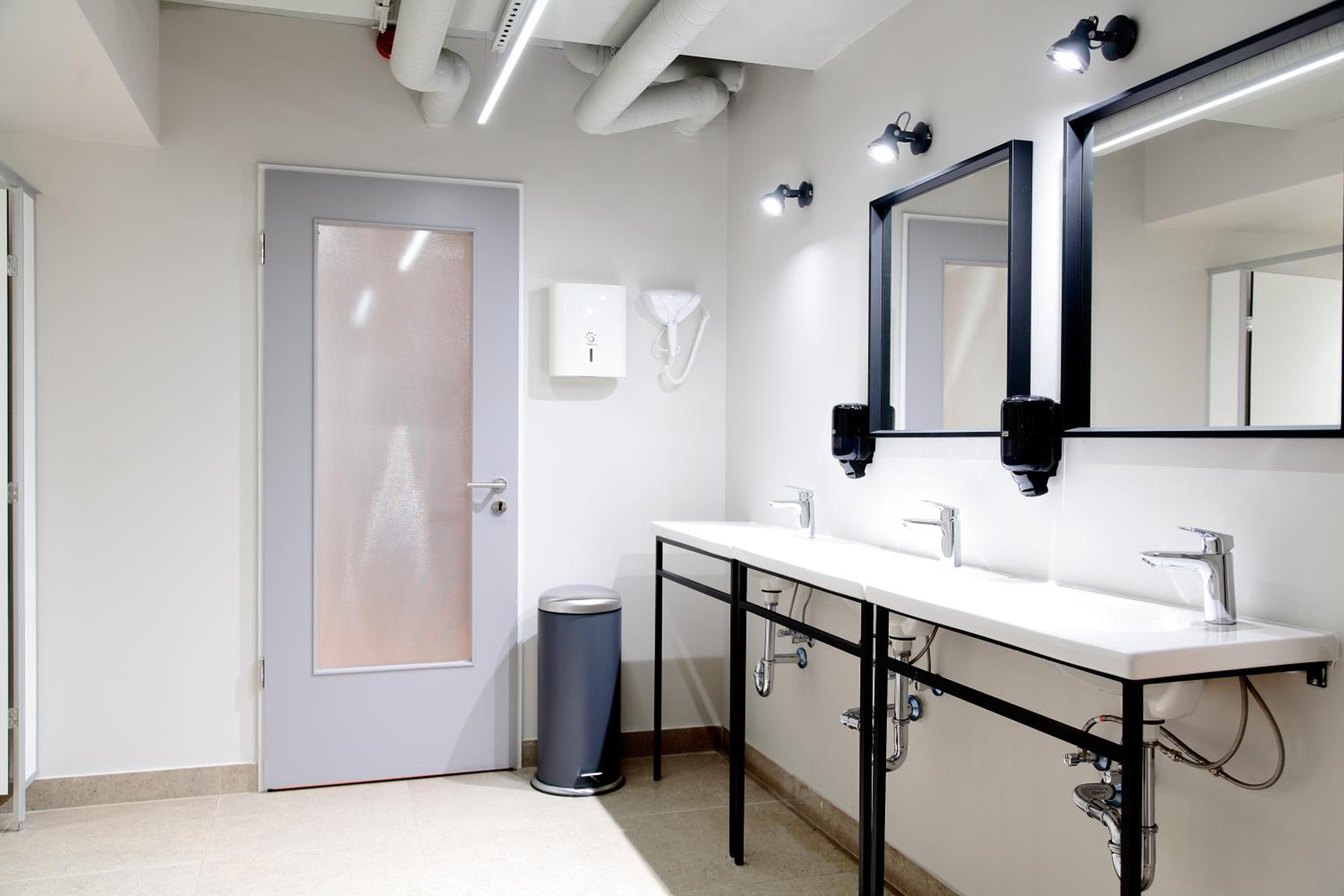 Female Dorm, Female Only, 8 Beds
