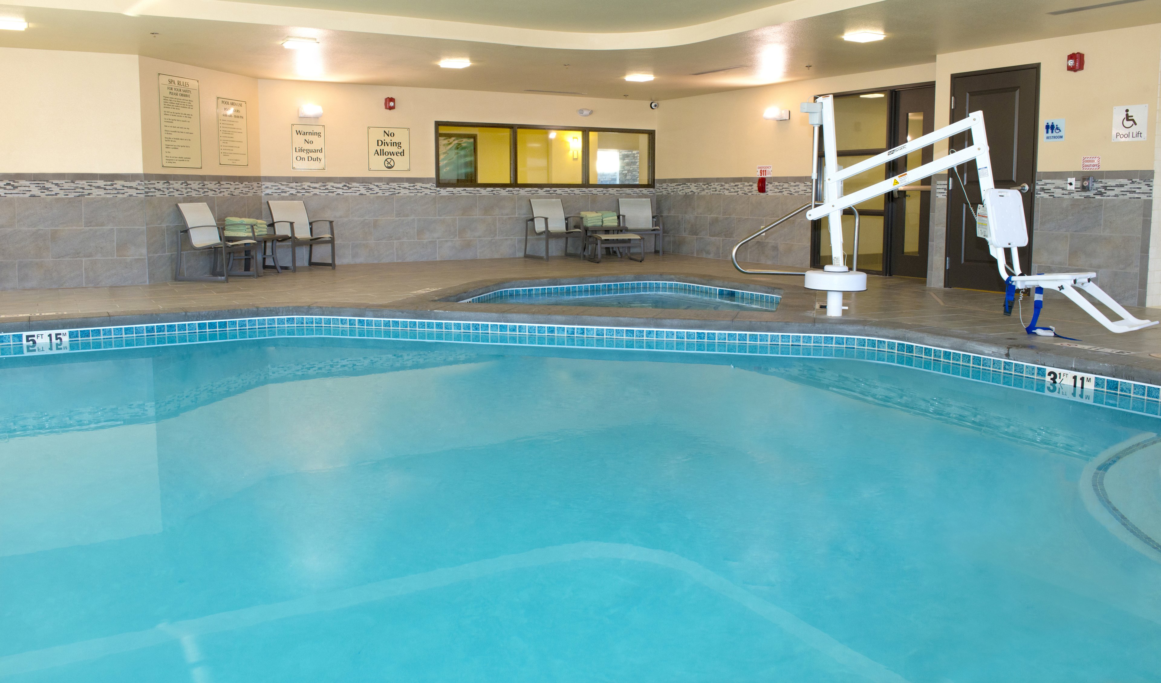 Holiday Inn Express Suites Colorado Springs Central 37/80