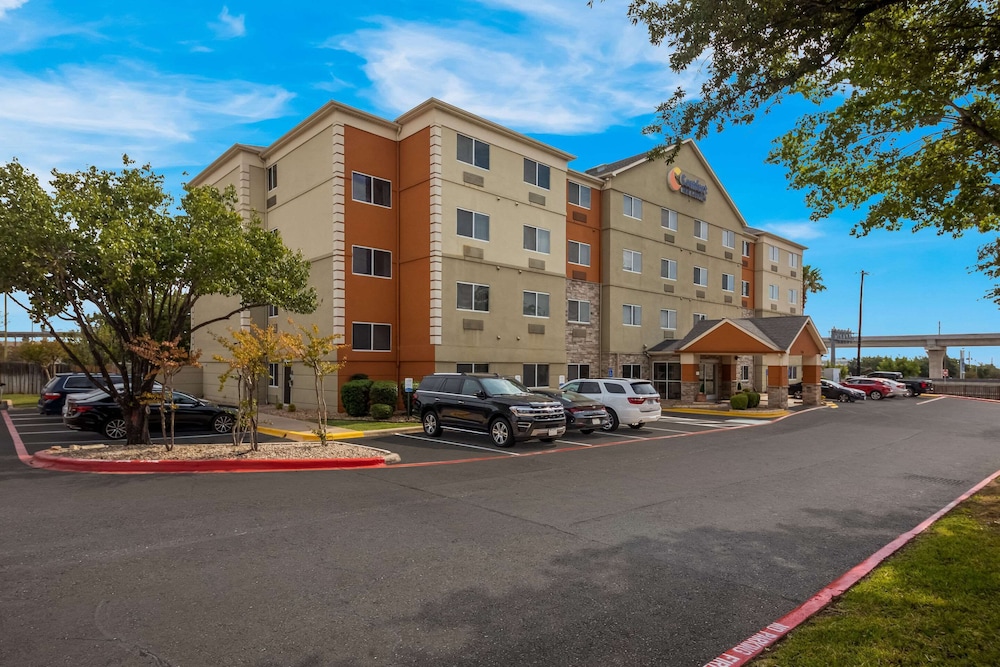 Comfort Inn & Suites Austin North Loop 40/46